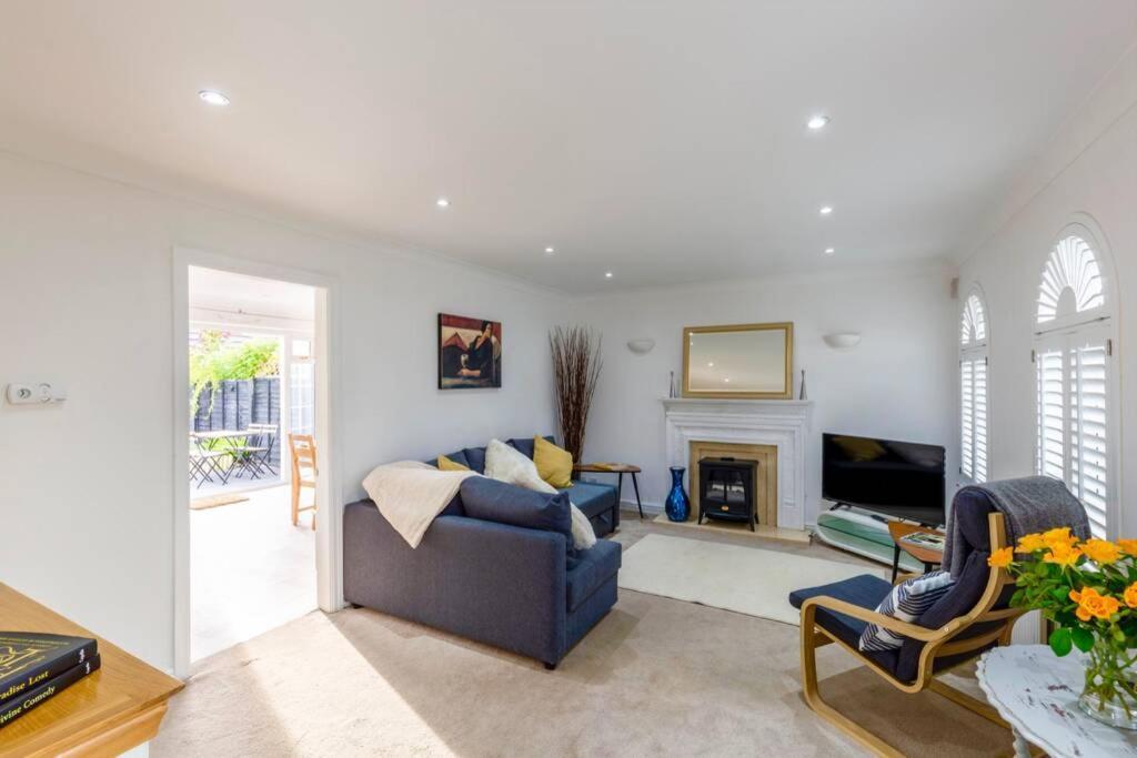 A Cheerful Three Bedroom House In Leafy Lytham Lytham St Annes Exterior photo