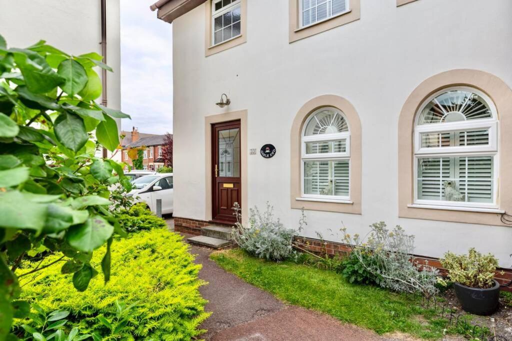 A Cheerful Three Bedroom House In Leafy Lytham Lytham St Annes Exterior photo